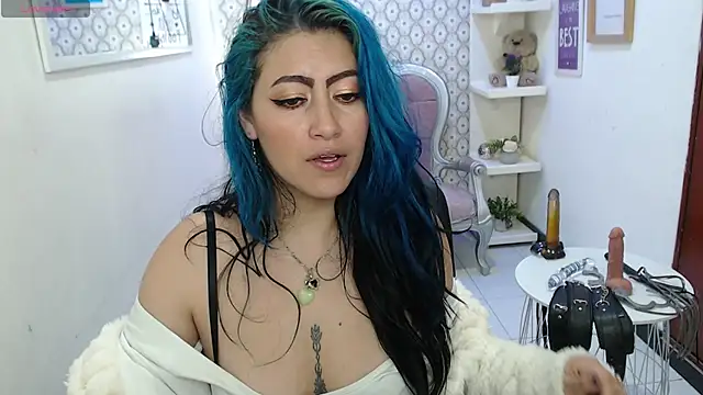 Snapshot of scarleth_blue chatting on January 11, 7:06 am scarleth blue online show from January 11, 7:06 am
