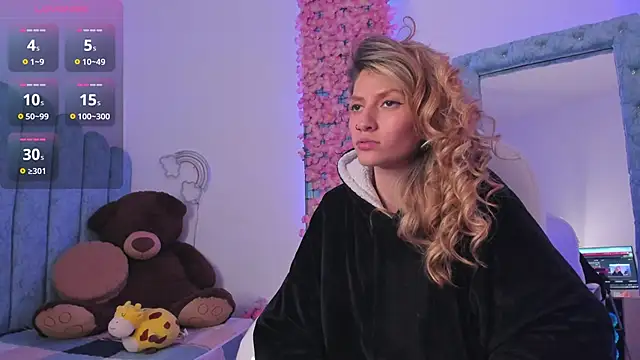 summer sweet  online show from December 17, 10:34 am