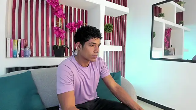 Snapshot of wagz chatting on May 14, 7:53 pm wagz online show from May 14, 7:53 pm