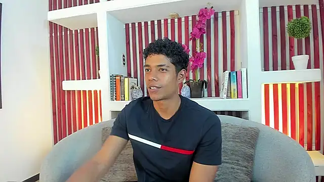 Snapshot of wagz chatting on August 1, 7:35 pm wagz online show from August 1, 7:35 pm