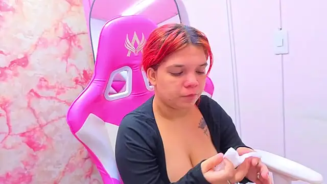 Snapshot of MelanyCarter18 chatting on June 9, 2:17 pm MelanyCarter18 online show from June 9, 2:17 pm