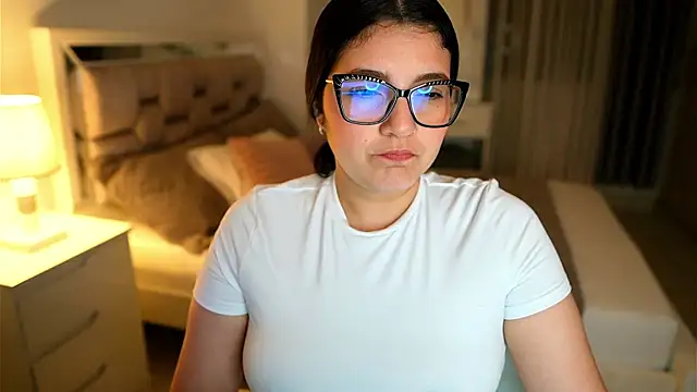 Camilaa bueno online show from December 20, 11:23 pm