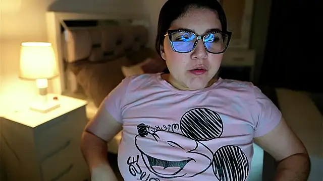 Camilaa bueno online show from January 18, 12:14 am