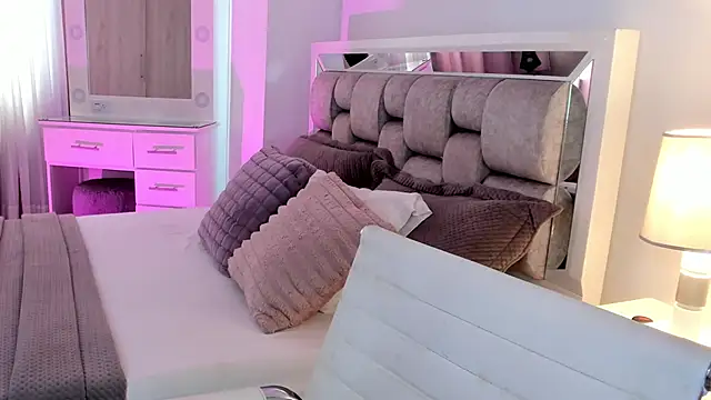 Camilaa bueno online show from March 7, 4:15 pm