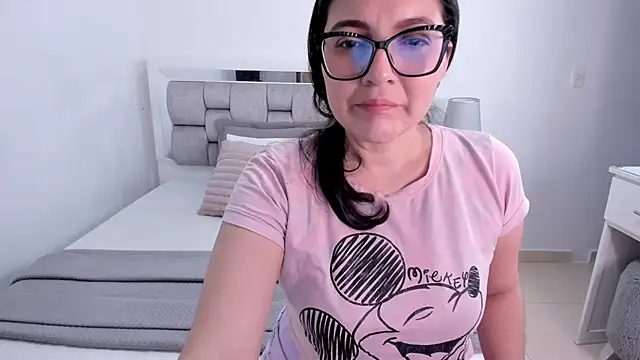 Camilaa bueno online show from July 1, 12:45 am