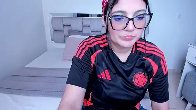 Camilaa bueno online show from July 3, 8:37 pm