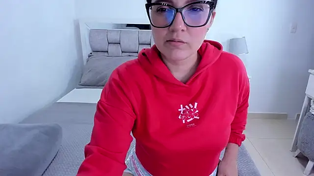 Camilaa bueno online show from July 6, 1:46 am