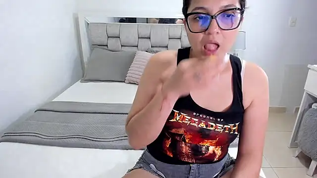 Camilaa bueno online show from July 29, 3:15 am