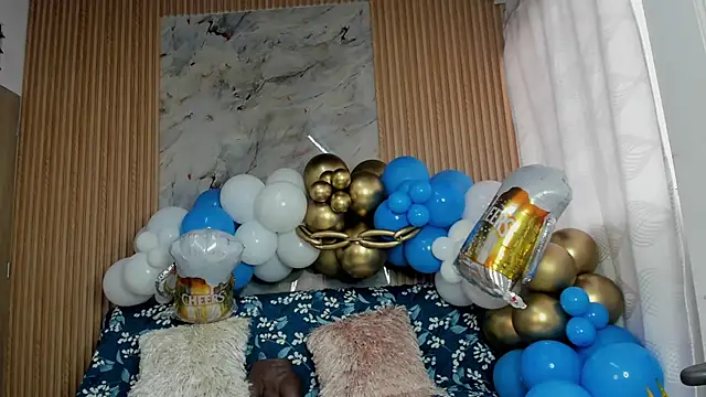 Snapshot of Any_topless chatting on October 8, 11:08 am Any topless online show from October 8, 11:08 am