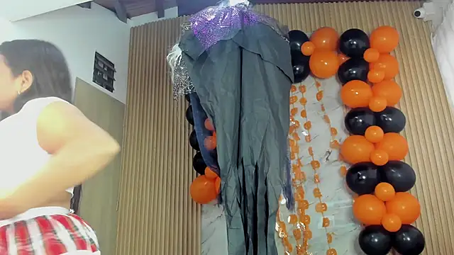 Snapshot of Any_topless chatting on October 17, 11:02 am Any topless online show from October 17, 11:02 am