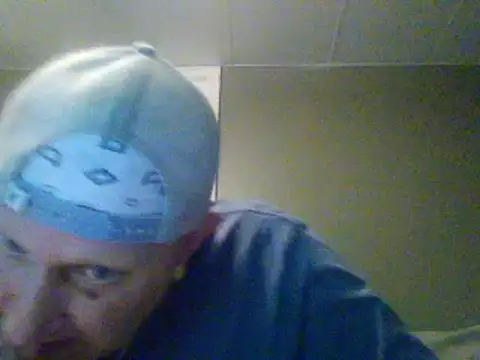 muffgoldcock online show from December 19, 3:40 am