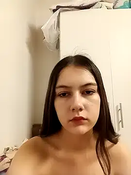 Snapshot of ella_grays chatting on December 4, 6:06 pm ella grays online show from December 4, 6:06 pm