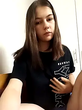 Snapshot of ella_grays chatting on December 11, 7:53 am ella grays online show from December 11, 7:53 am