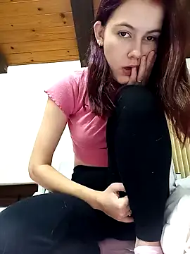 Snapshot of ella_grays chatting on December 19, 12:12 pm ella grays online show from December 19, 12:12 pm