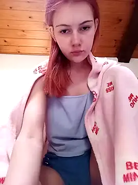 Snapshot of ella_grays chatting on January 1, 2:20 pm ella grays online show from January 1, 2:20 pm