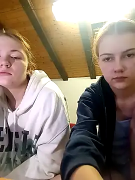Snapshot of ella_grays chatting on January 22, 6:10 pm ella grays online show from January 22, 6:10 pm