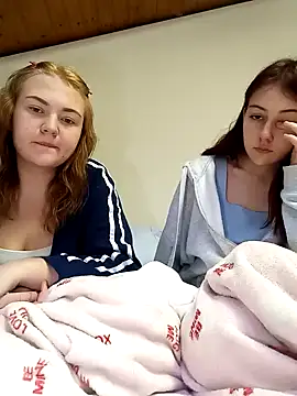 Snapshot of ella_grays chatting on February 8, 3:42 pm ella grays online show from February 8, 3:42 pm