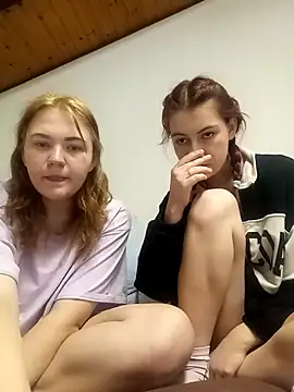 Snapshot of ella_grays chatting on February 19, 6:21 pm ella grays online show from February 19, 6:21 pm