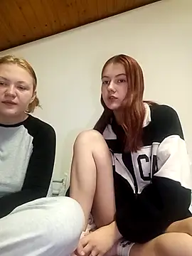 Snapshot of ella_grays chatting on February 22, 7:25 pm ella grays online show from February 22, 7:25 pm
