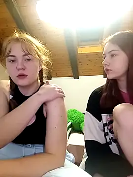 Snapshot of ella_grays chatting on February 26, 7:05 pm ella grays online show from February 26, 7:05 pm