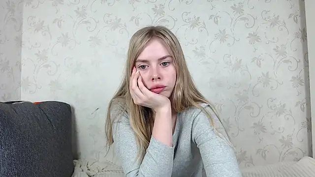 sofiaa here online show from March 10, 12:15 am