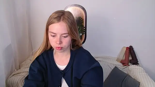 sofiaa here online show from June 10, 11:57 pm
