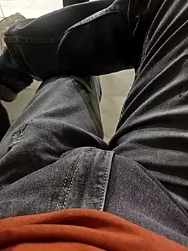 faaseel online show from February 25, 9:30 am