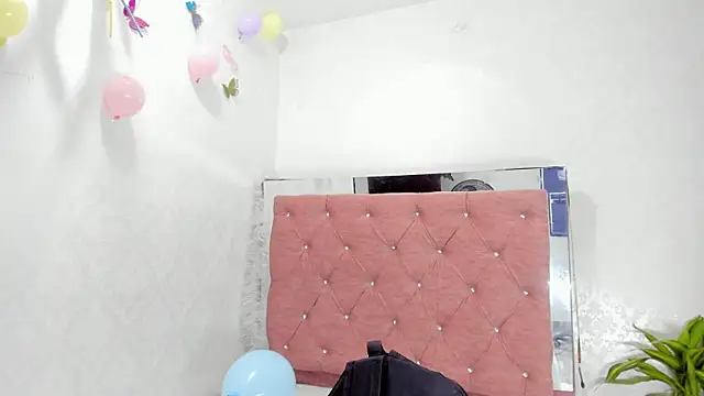 Abby Moss2 online show from March 5, 7:17 pm