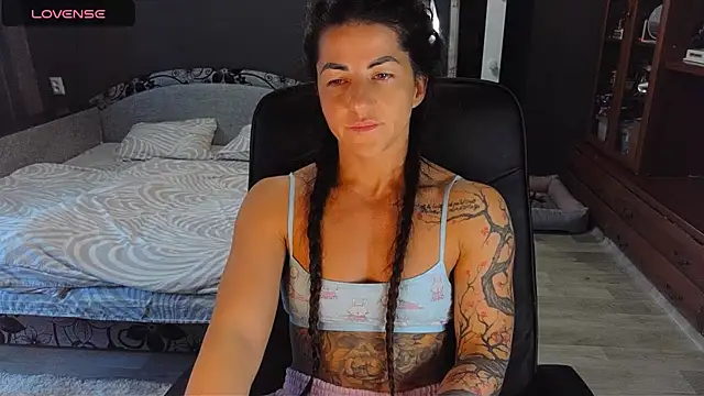 Snapshot of Aria_Dl chatting on October 20, 7:20 am Aria Dl online show from October 20, 7:20 am