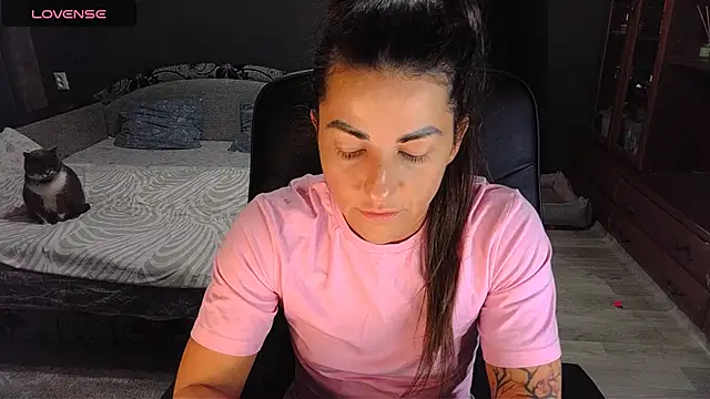 Snapshot of Aria_Dl chatting on November 11, 6:19 pm Aria Dl online show from November 11, 6:19 pm