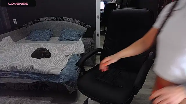 Snapshot of Aria_Dl chatting on November 13, 12:37 pm Aria Dl online show from November 13, 12:37 pm