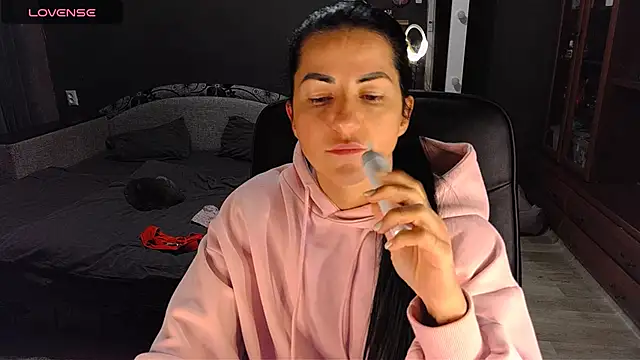 Snapshot of Aria_Dl chatting on December 3, 1:31 pm Aria Dl online show from December 3, 1:31 pm