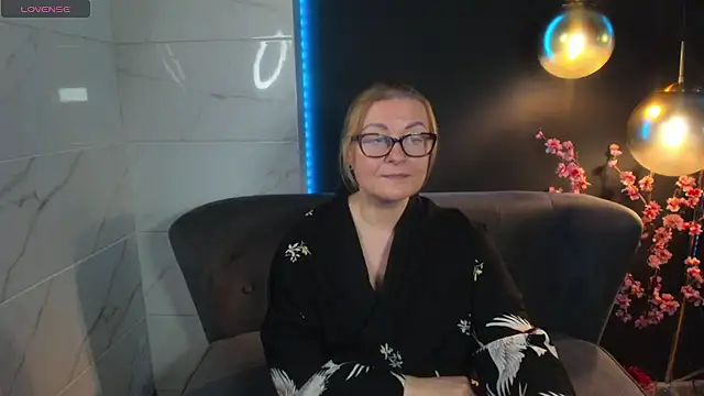 AlexandraKind online show from December 28, 5:14 pm