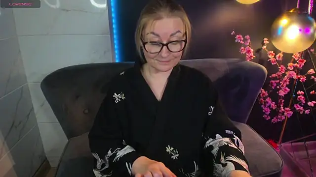 AlexandraKind online show from December 30, 7:53 pm