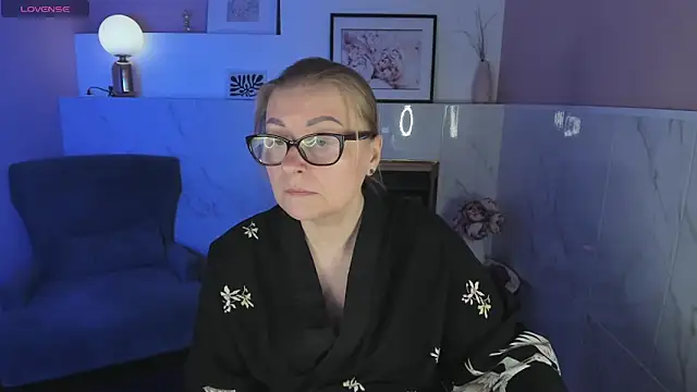 AlexandraKind online show from January 3, 1:36 pm