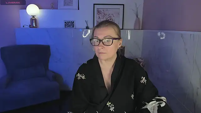AlexandraKind online show from January 4, 2:14 am
