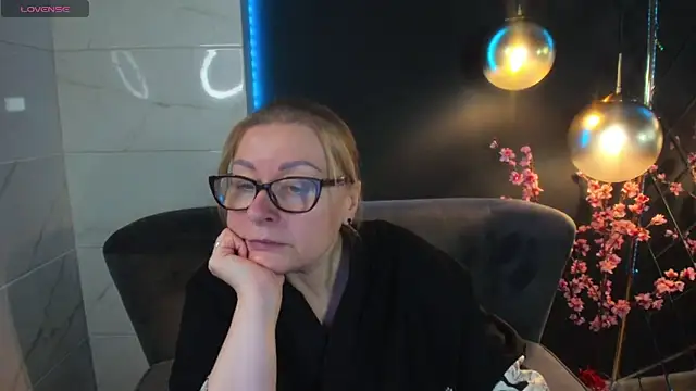 AlexandraKind online show from January 5, 2:08 pm