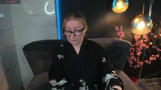 AlexandraKind online show from January 5, 5:09 pm