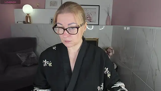 AlexandraKind online show from January 14, 1:28 pm
