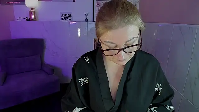 AlexandraKind online show from January 17, 8:11 pm