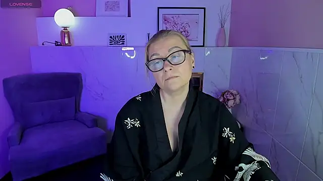 AlexandraKind online show from January 19, 7:37 pm