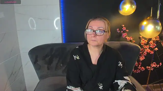 AlexandraKind online show from January 22, 4:33 pm