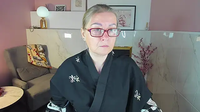 AlexandraKind online show from October 13, 1:33 pm