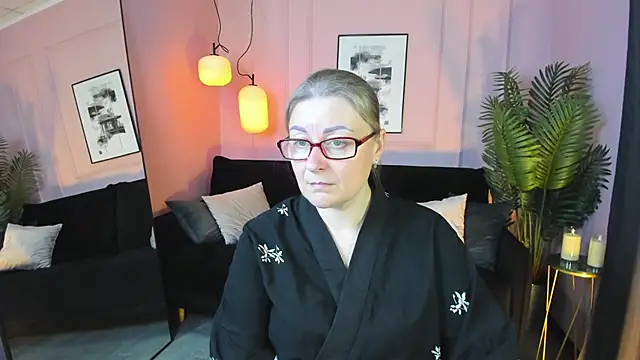 AlexandraKind online show from October 16, 1:45 pm