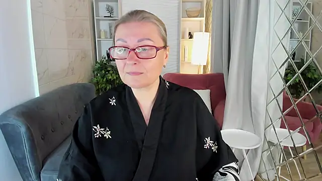 AlexandraKind online show from October 27, 8:46 pm