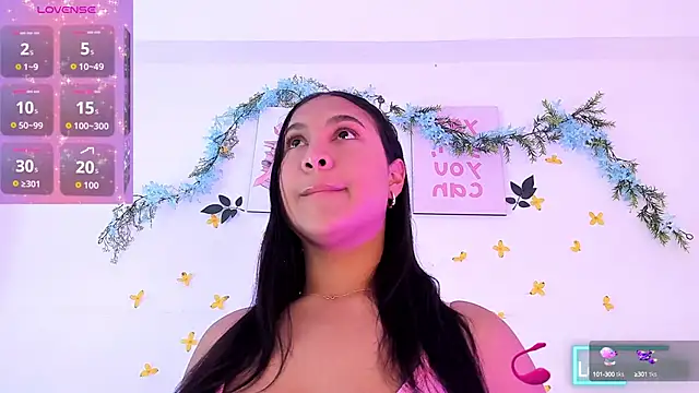 Snapshot of _karenestrada chatting on October 8, 5:27 am karenestrada online show from October 8, 5:27 am