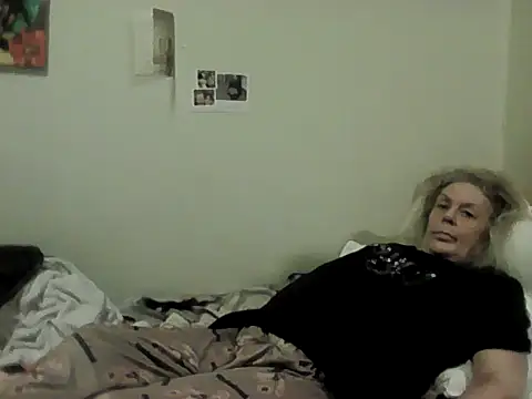 housewife shantie online show from February 10, 4:16 am