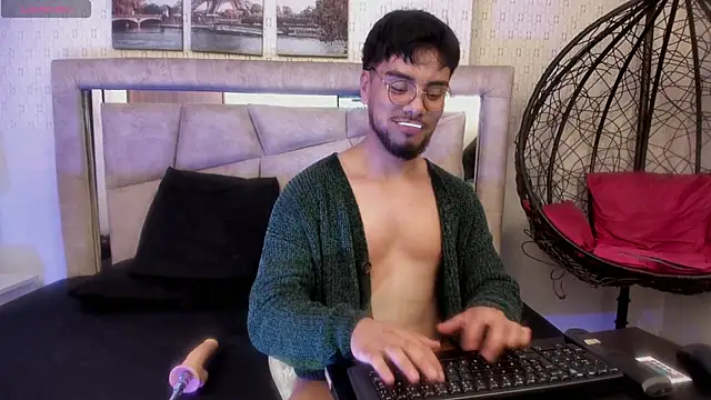 Tommidubois online show from February 12, 7:56 pm