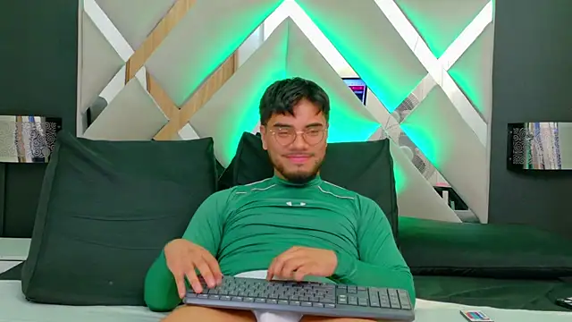 Tommidubois online show from February 18, 3:10 am