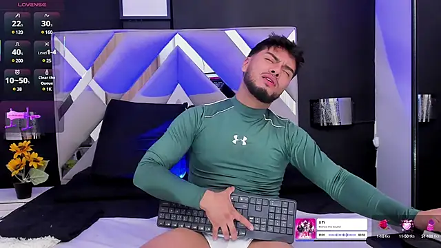 Tommidubois online show from March 16, 12:45 am